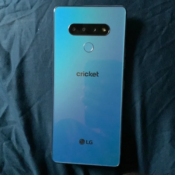 Lg stylo 6 blue 64 gb comes with a 128 gb memory locked with cricket